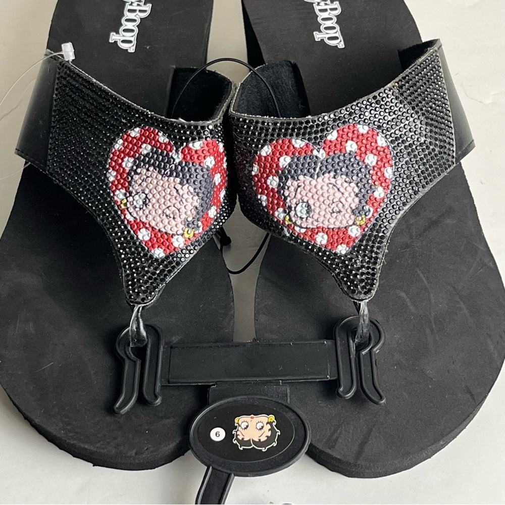 BETTY BOOP Sparkly Flip Sandals - Picture 10 of 10